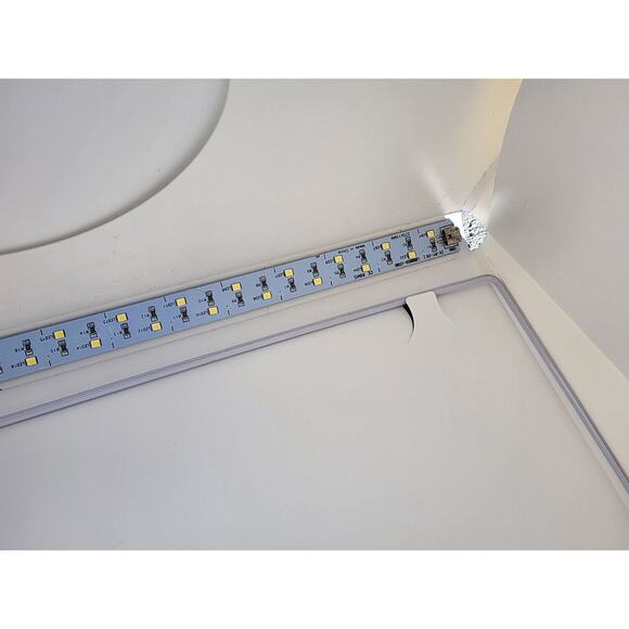 Neewer White Lightbox Collapsable with LED Strips & 4 Background Colors - Picture 6 of 16